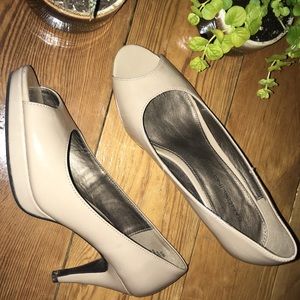 ⬇️ BUY ONE GET ONE LISTING FREE Beige Heels